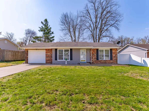 619 Hemenway Pl, Boonville, IN 47601