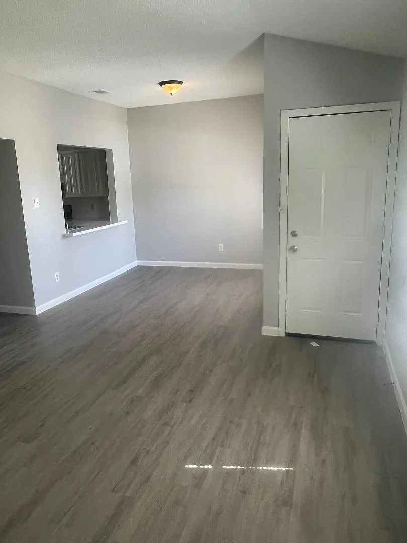 1113-1115 Suburban St. - 1113 — Photo 1