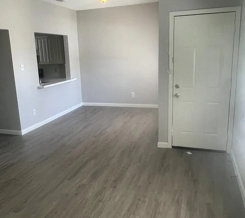 1113-1115 Suburban St #1113