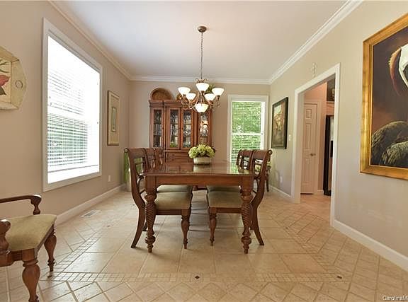 4th image of 138 Pinnacle Ln