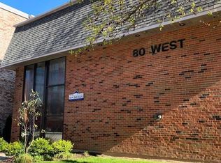 80 W Lane Ave APT 2M-80L-2M, Columbus, OH 43201