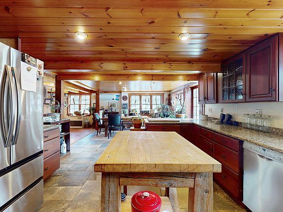 5th image of 225 Fairy Lake Road