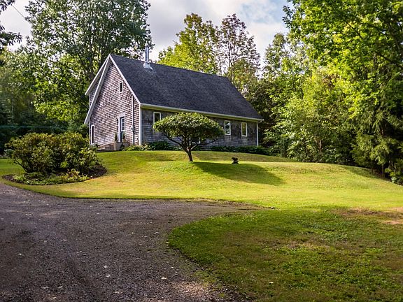 3rd image of 118 Slayter Rd
