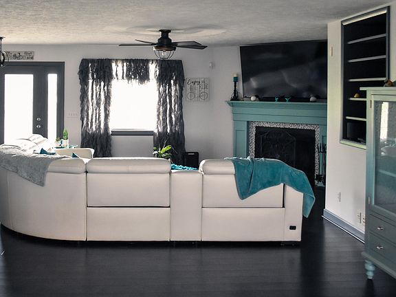4th image of 1511 Majesty Dr
