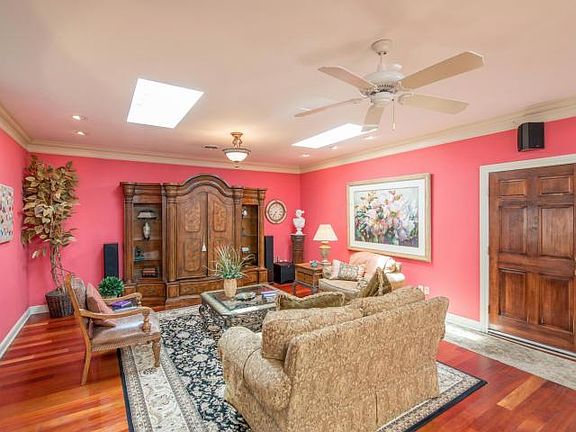 3rd image of 1525 Teeway Dr