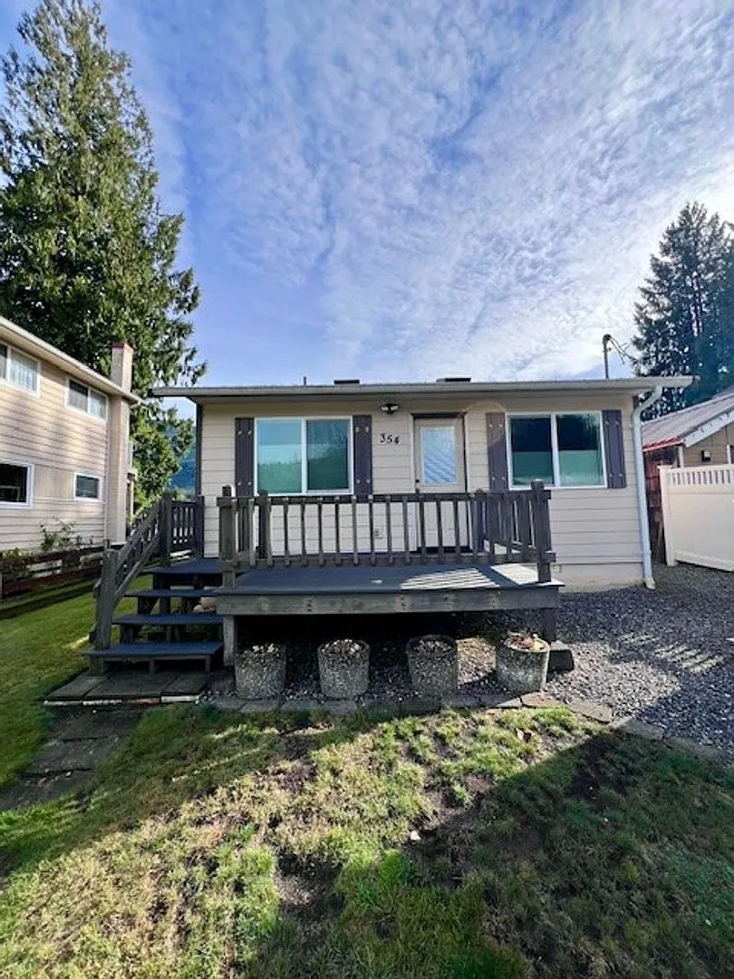 Fully Furnished Short Term Rental on Lake Samish! — Photo 1