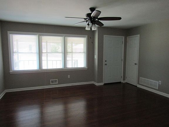 4th image of 3409 Westmont Dr