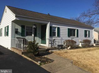 59 Robinson Dr, New Castle, DE 19720