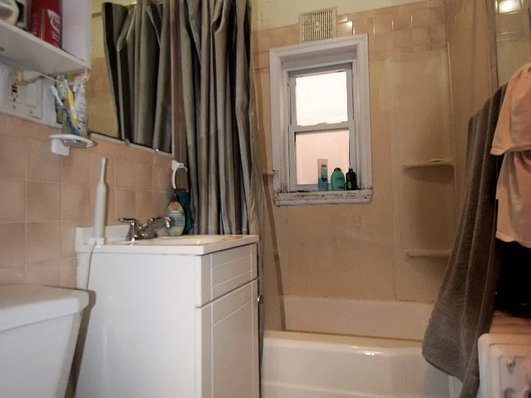 35 Harvard St #A — Photo 2