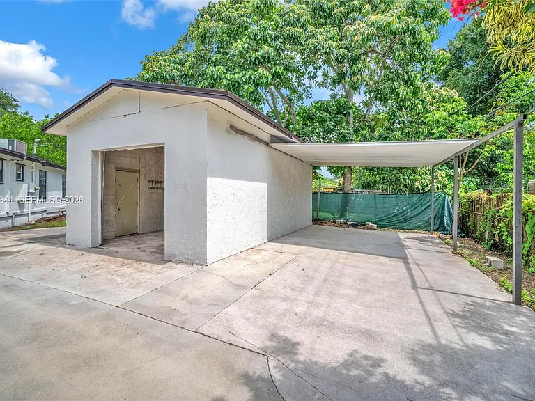 5096 SW 28th Ter — Photo 39