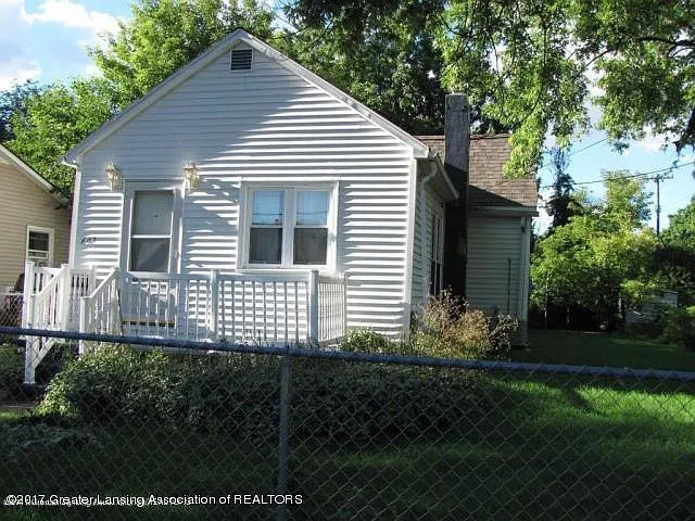 647 Julia St photo 1