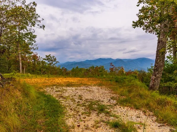 3 Winding Way, Bryson City, NC 28713