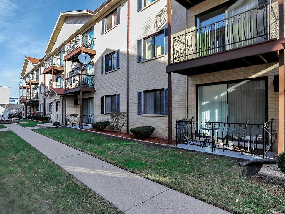 1st image of 7218 W Wrightwood Ave APT 210