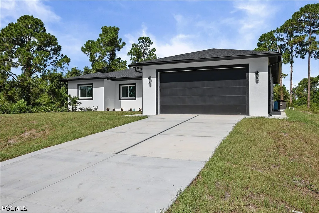 4 bed, 2.5 bath, 1632 sqft, $2,400 — Photo 3