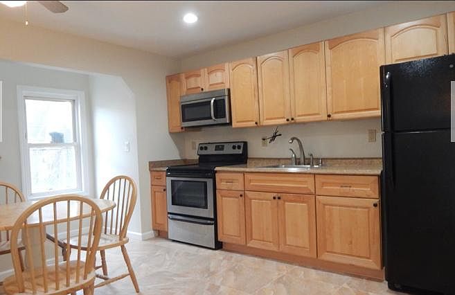 1st image of 3564 Bayview St