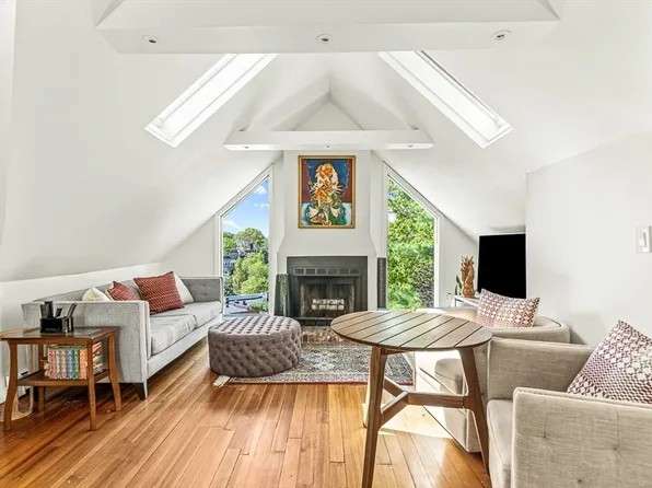 7 Leamington Rd #4, Brighton, MA 02135