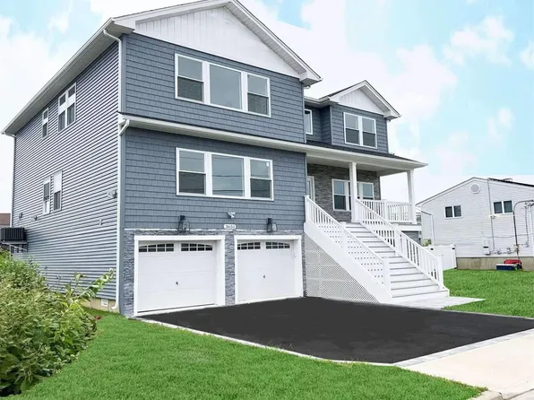 3651 Marinor Street, Seaford, NY 11783