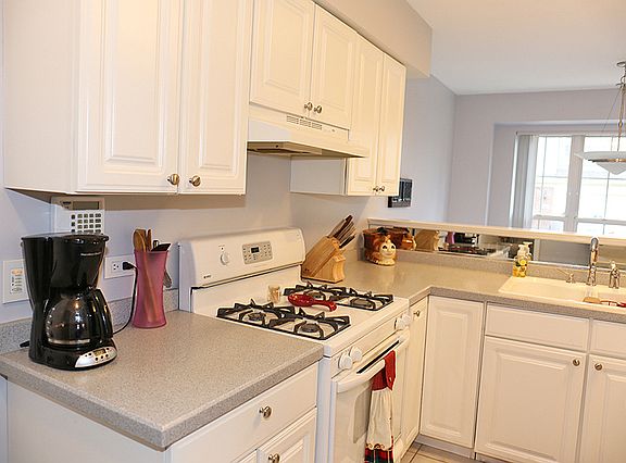 4th image of 1293 Old Mill Ln