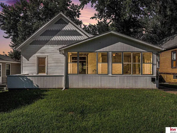 3328 Sprague St, Omaha, NE 68111