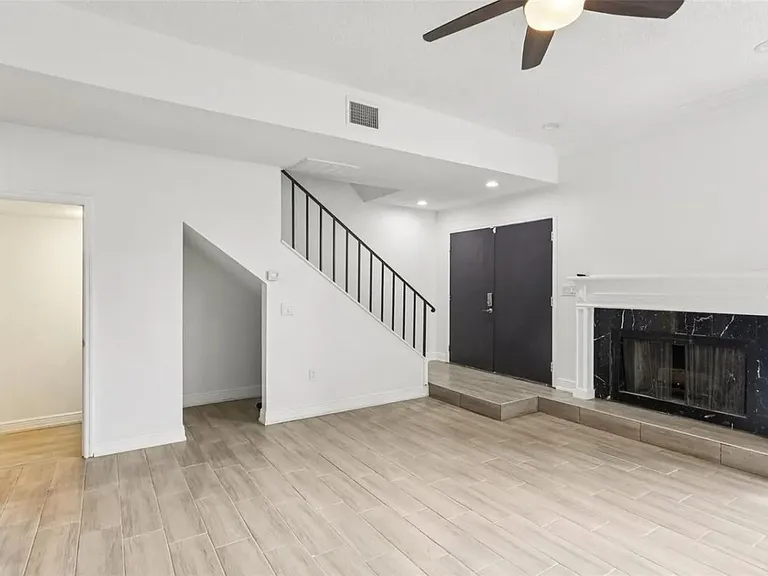 170 E Davis Blvd — Photo 5