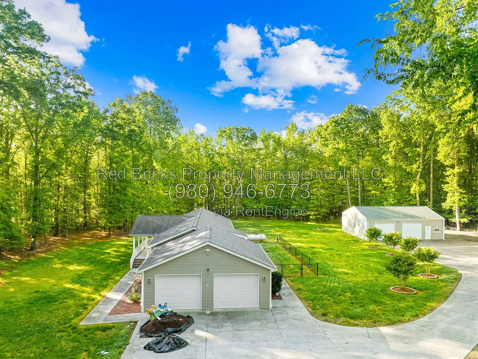 3 bed, 2.0 bath, 1633 sqft, $2,400 — Photo 2
