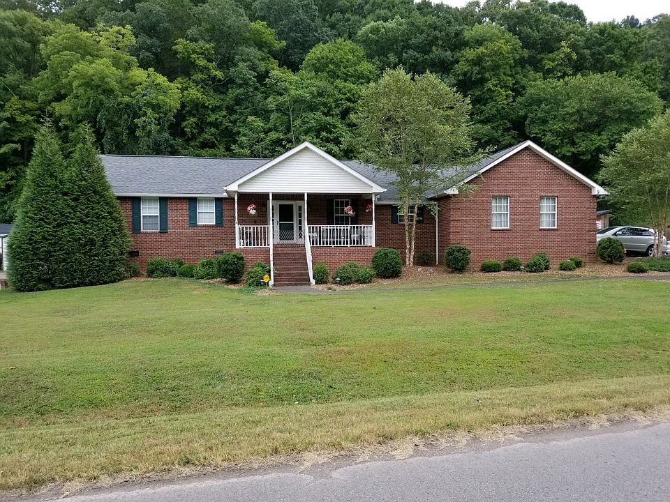1st image of 1404 Lost Hollow Ln
