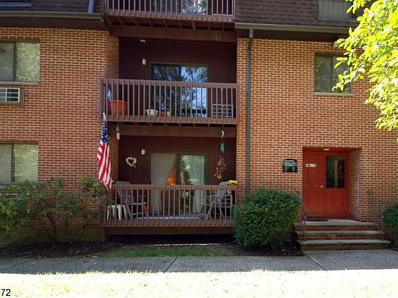 2nd image of 760 Mill St Unit C1