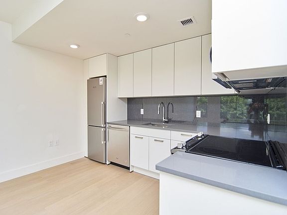 5th image of 542 W 153rd St APT 401