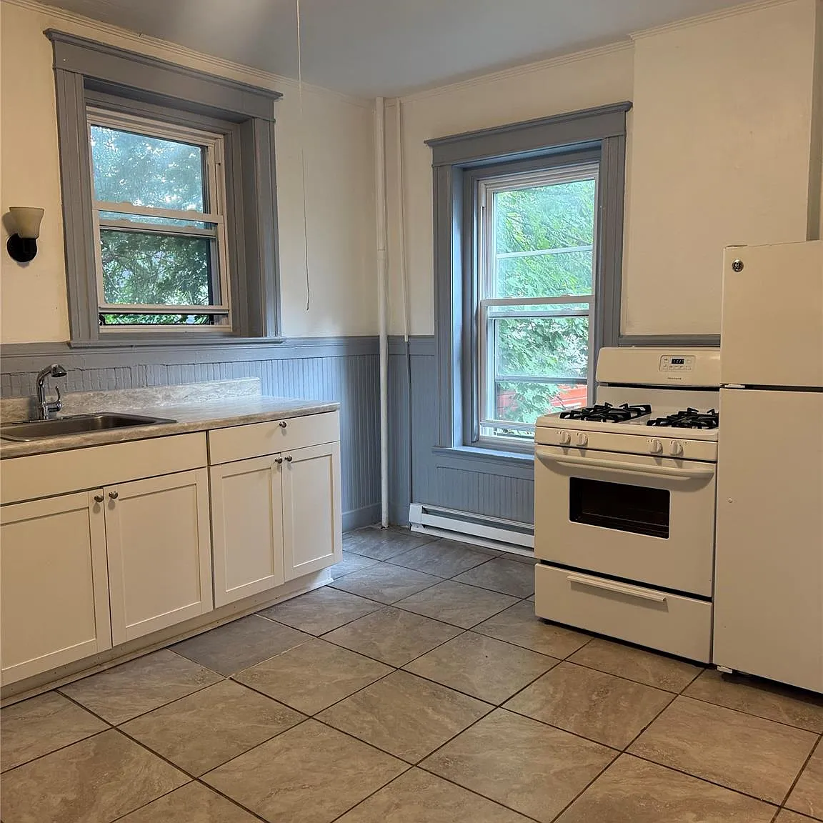 3 bed, 1.0 bath, 1092 sqft, $2,450 — Photo 4
