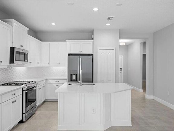3rd image of 4338 Tamarind Pl
