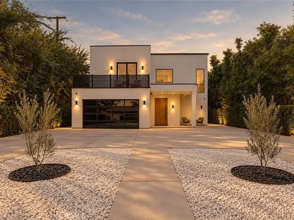 22816 Erwin St, Woodland Hills, CA 91367