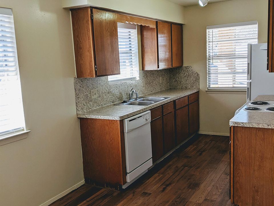 1st image of 500 College Ave #10593545