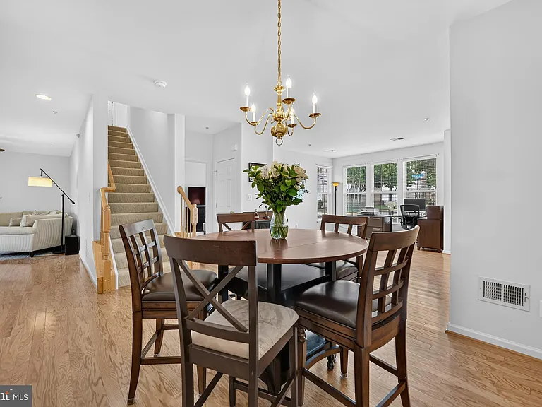 43081 Zander Ter — Photo 17