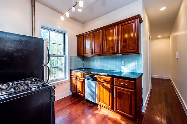 Rented by Nooklyn NYC LLC | media 39