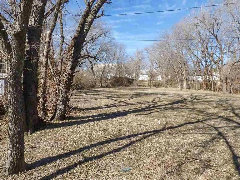 2614 E Shadybrook Ln — Photo 4