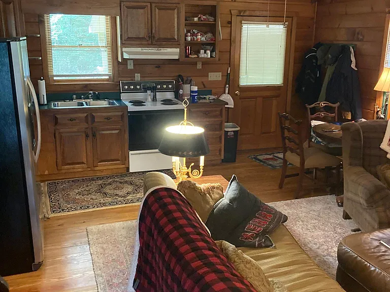 4700 Mount Vernon Rd — Photo 3