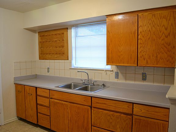 3rd image of 541 Kirnwood Dr