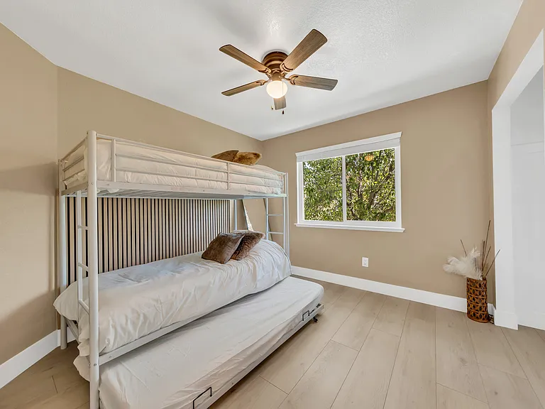 8024 Caymus Dr — Photo 26