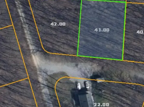 455 Evergreen Cir, Crab Orchard, TN 37723