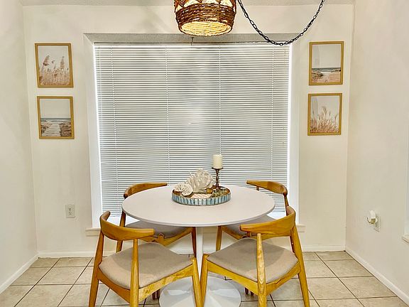 2nd image of 3784 Palace Dr