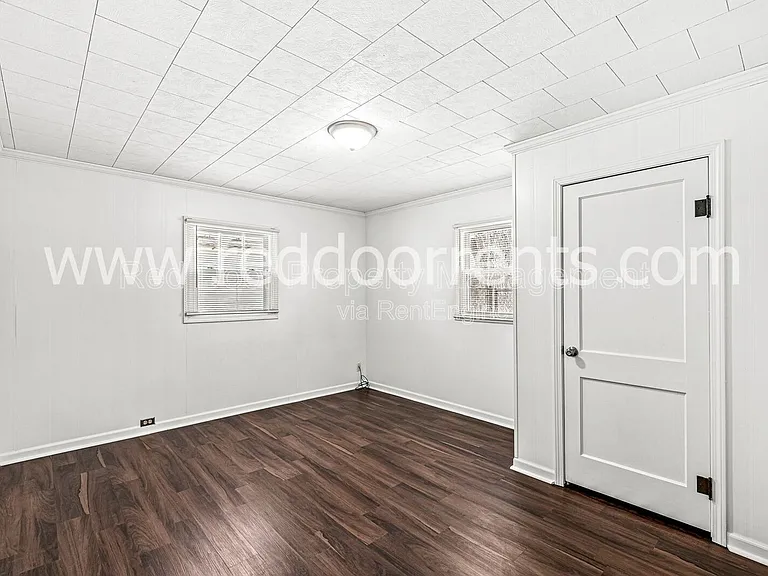 424 Main St — Photo 17