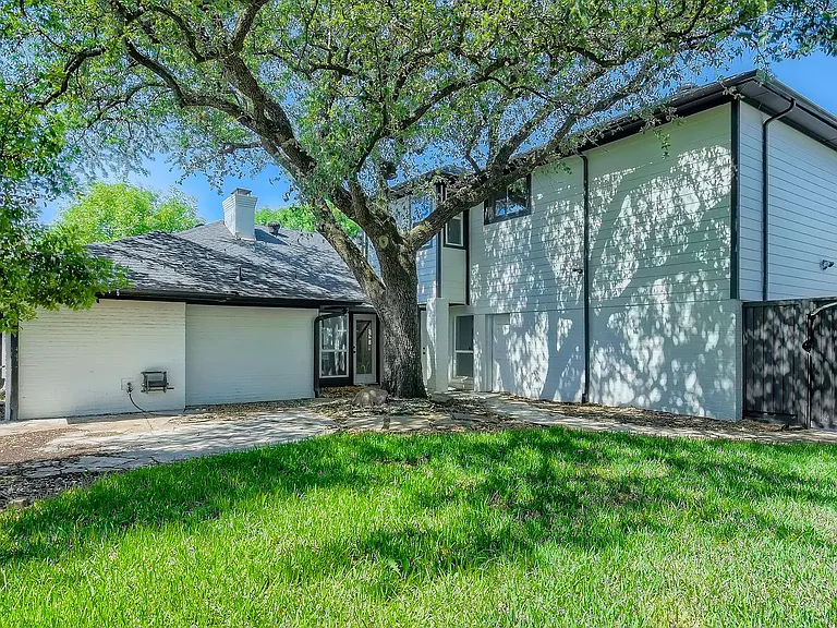 7323 Whispering Pines Dr — Photo 28
