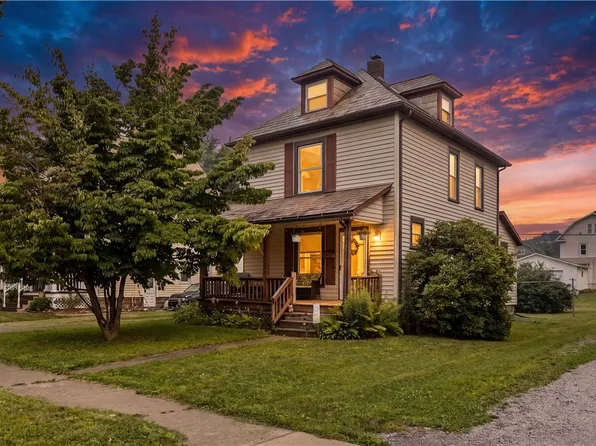 317 Lincoln Ave, Grove City, PA 16127