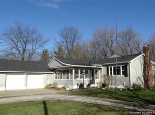 13540 Radcliffe Rd, Chardon, OH 44024