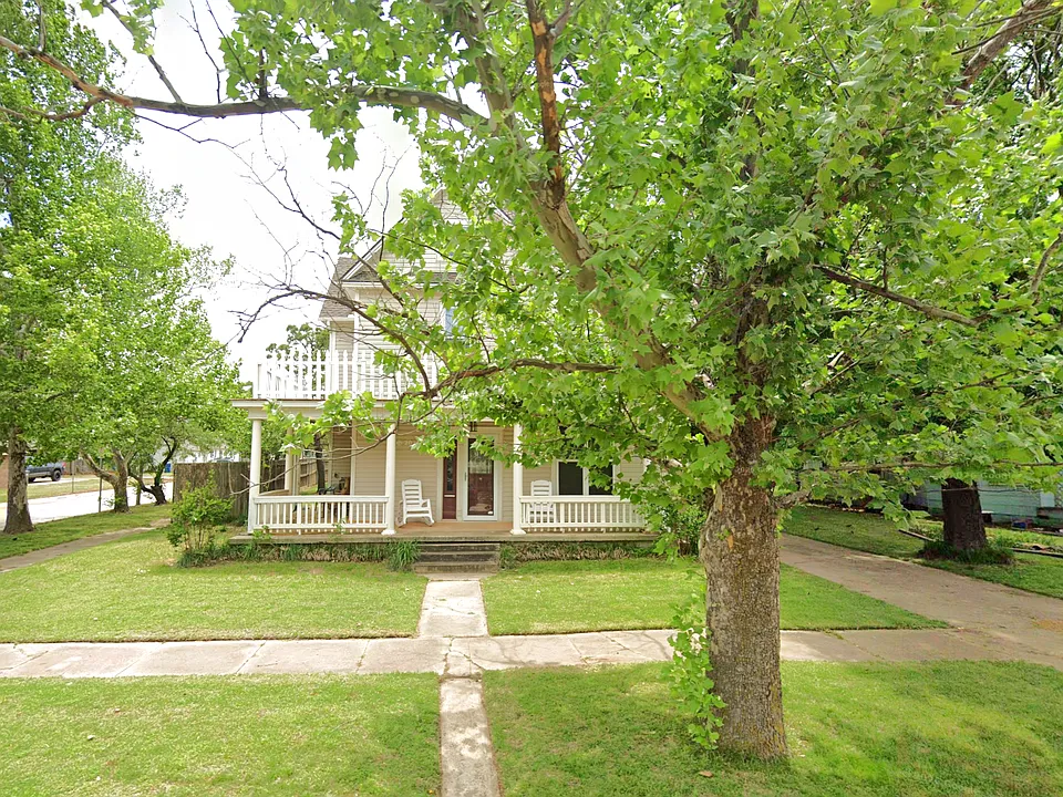 230 E Lincoln Ave #1