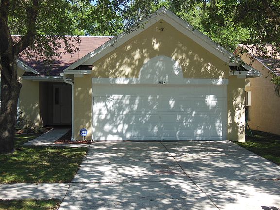 3rd image of 7407 Savannah Ln