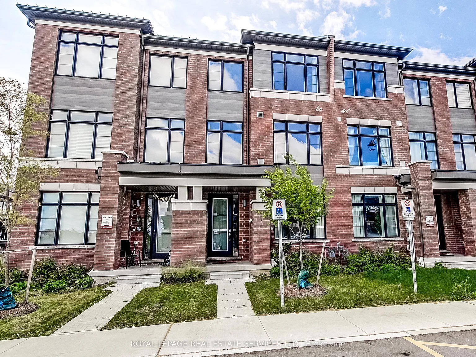 3 bed, $2,900 — Photo 1