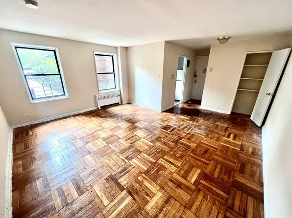 143-36 Barclay Ave, Flushing, NY