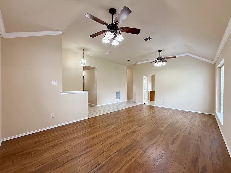6000 Arlington Dr — Photo 8