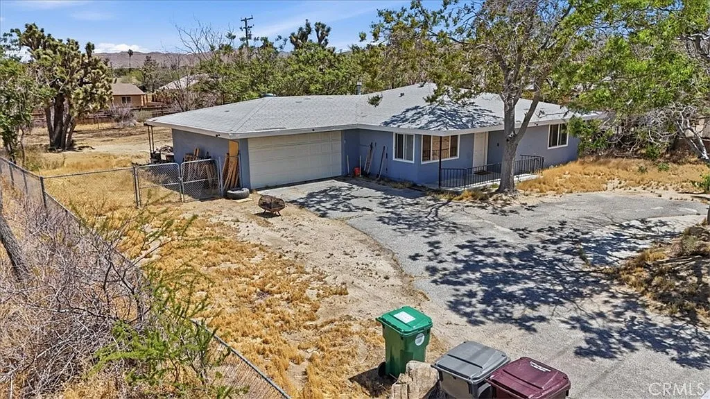 3 bed, 2.0 bath, 1304 sqft, $1,880 — Photo 3